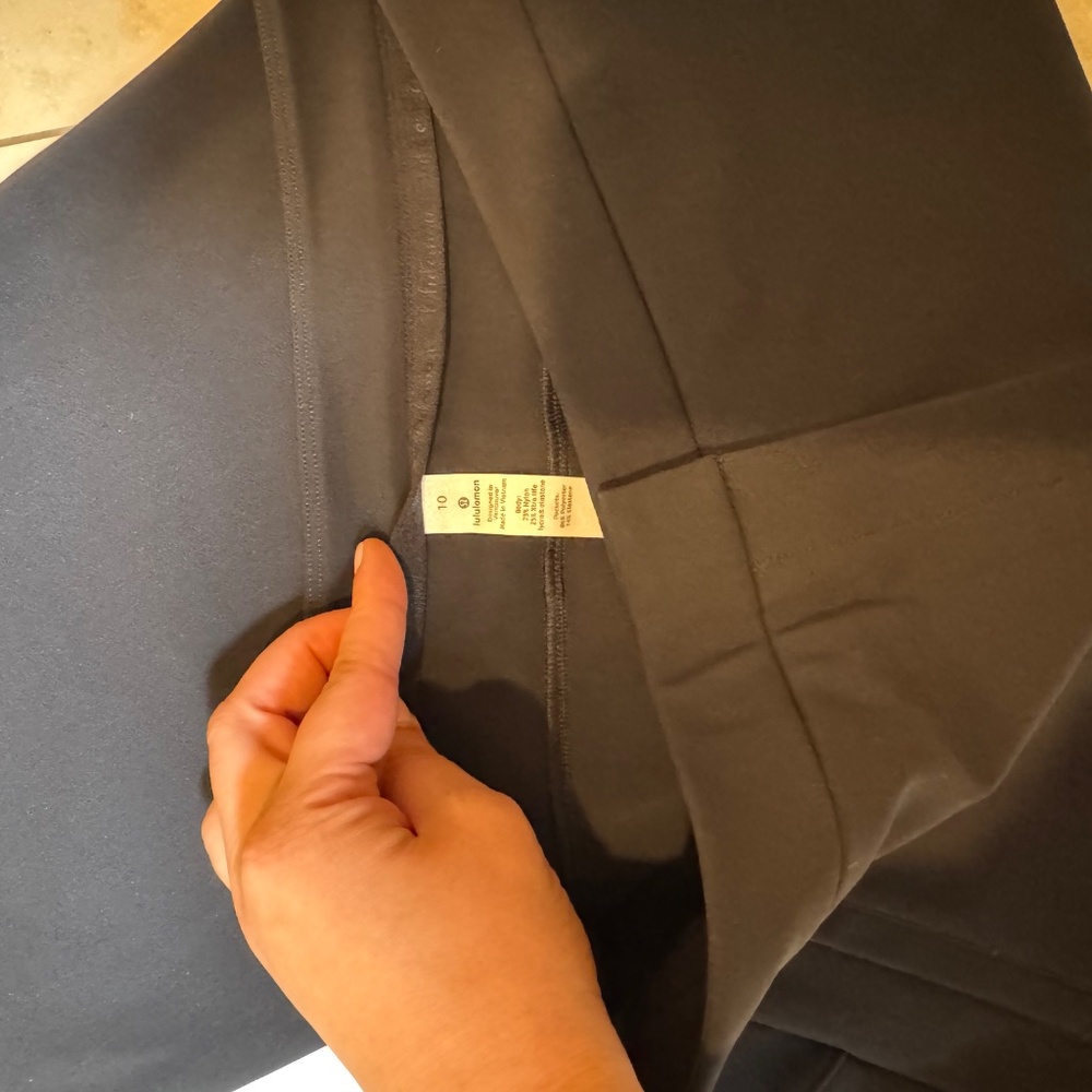 lululemon keep moving pant, size 10, black, never worn - Picture 6 of 7